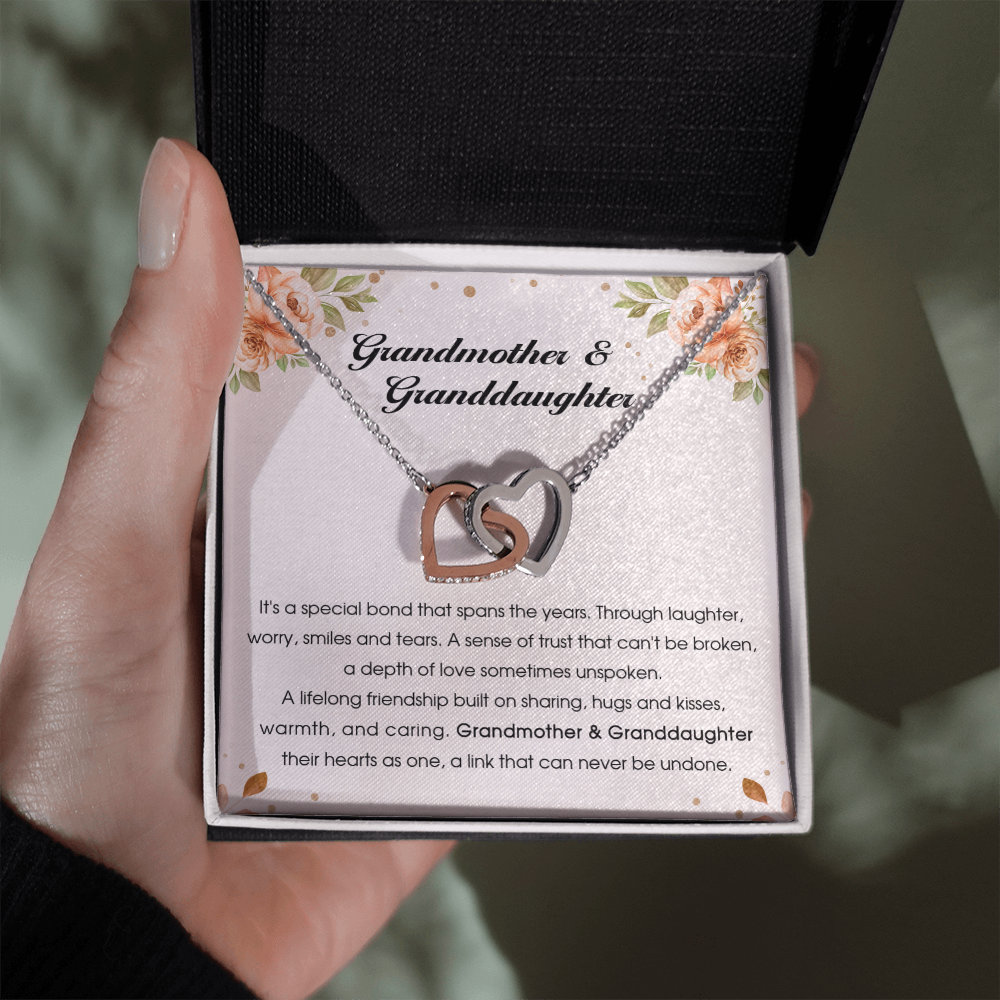 To My Grandma From Granddaughter - Interlocking heart Necklace