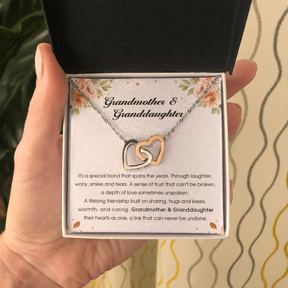 To My Grandma From Granddaughter - Interlocking heart Necklace