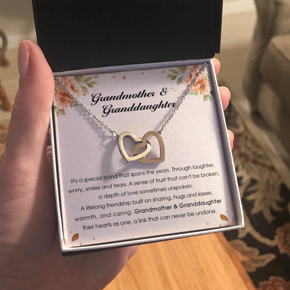 To My Grandma From Granddaughter - Interlocking heart Necklace