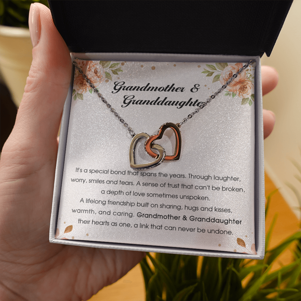 To My Grandma From Granddaughter - Interlocking heart Necklace