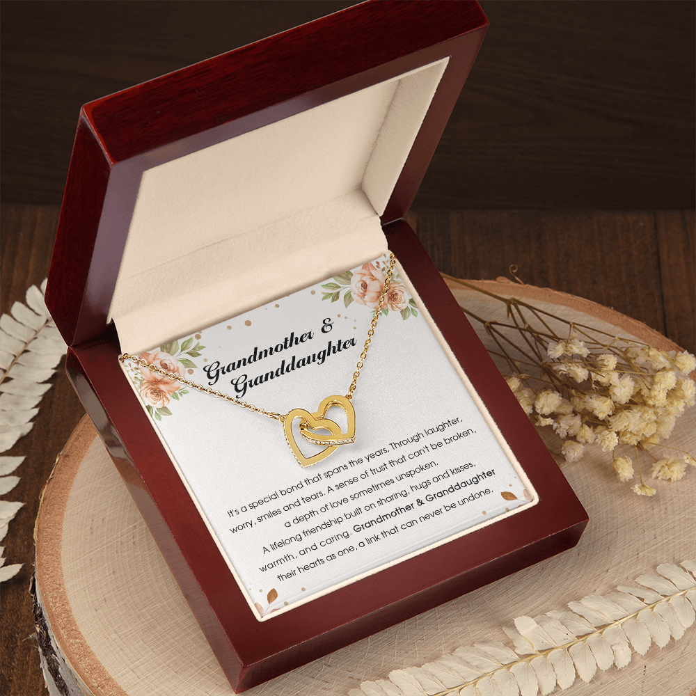 To My Grandma From Granddaughter - Interlocking heart Necklace